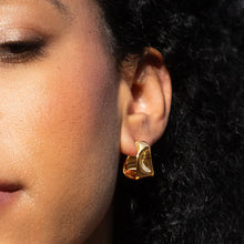  Chloe Hoops