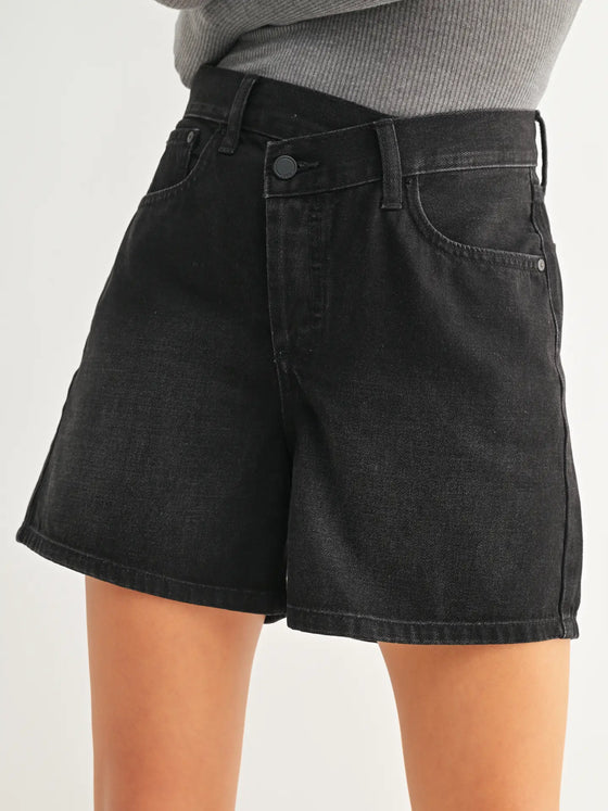 Criss Cross Short