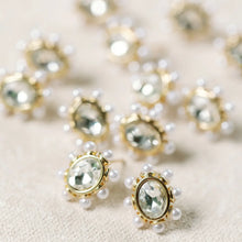  Pearl Oval Stud