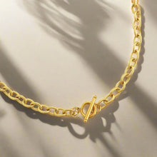  Ribbed Water Resistant Necklace